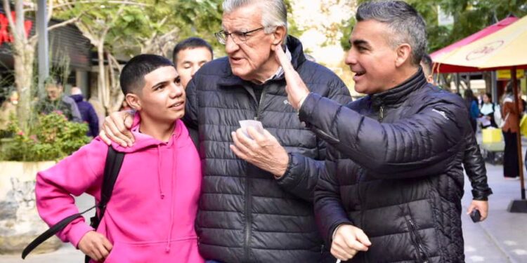 Gioja y Gramajo recibieron el cariño de los sanjuaninos en la Peatonal