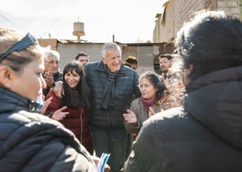 Gioja quiere debatir con los candidatos a gobernador
