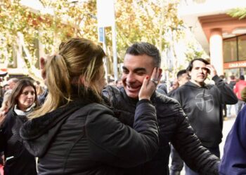 Gioja y Gramajo recibieron el cariño de los sanjuaninos en la Peatonal
