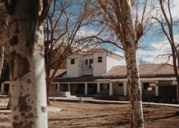 El gobernador visitó las obras del Hotel Pismanta