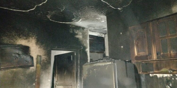 Un incendio dejó sin nada a una familia: creen que el jefe del hogar prendió fuego su casa