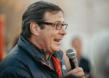 Rubén Uñac en Capital se comprometió a fortalecer a los pequeños comerciantes