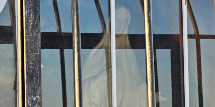 Los cauceteros caminaron hasta la Reina de la Paz en el cerro Pie de Palo