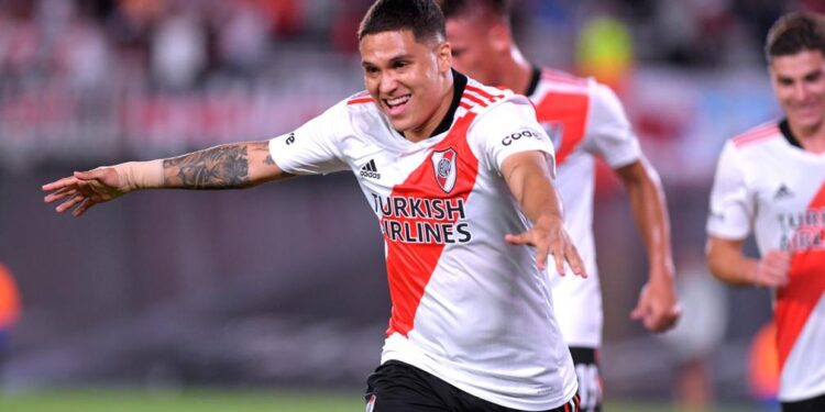 Bombazo de Racing: suma a Juanfer Quintero como su nuevo refuerzo