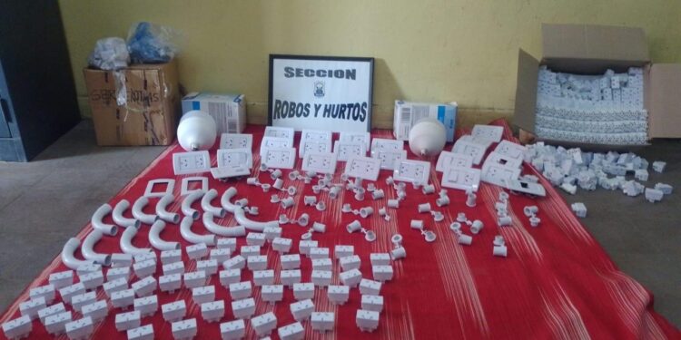 Roban en un negocio de electricidad y la policía recupera todo lo sustraído