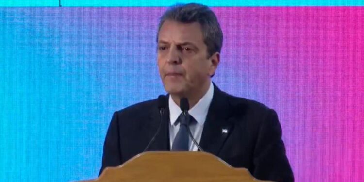 Massa sobre la oposición: “Tienen la idea de que el interior no tienen derechos”