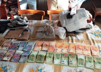 Salió unas horas de su casa y le robaron 900 mil pesos, relojes y hasta zapatillas