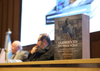 Con una importante asistencia, Marcelo Lima presentó su libro sobre Sarmiento