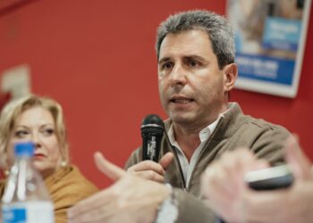 Camino a las PASO, Sergio Uñac se reunió con dirigentes de Albardón