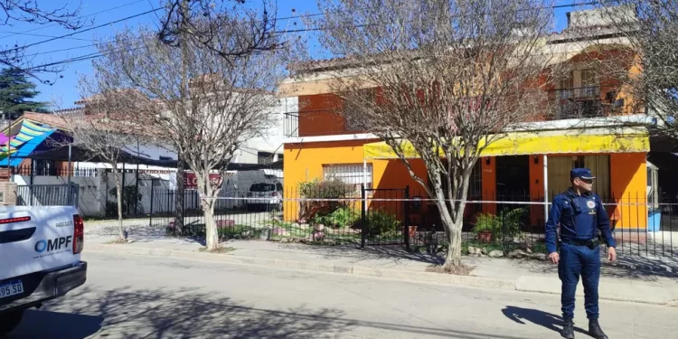 Asesinaron a tiros a un ladrón que asaltó una cueva de cambio en un hotel