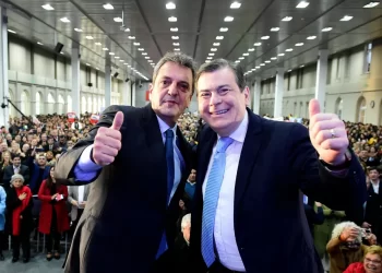 Una provincia pagará un bono de $400.000 y un aumento de $55.000 para los estatales