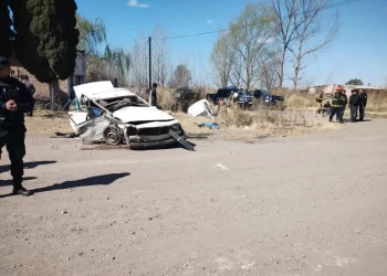Accidente fatal: una mujer de 56 años murió al colisionar dos vehículos