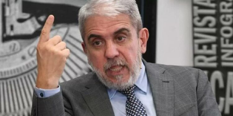 Aníbal Fernández: “La idea de Javier Milei en salud y educación es insostenible”