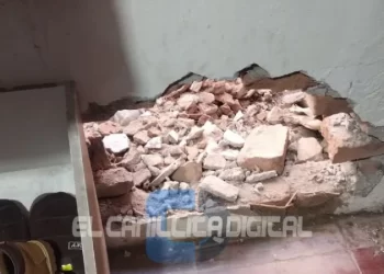 Hicieron un hueco en la pared para desvalijar una conocida tienda de ropa