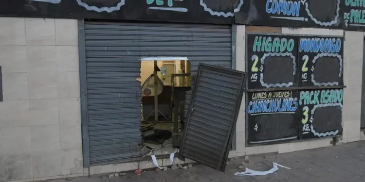 Hay 17 detenidos por intentos de saqueos de comercios de Mendoza