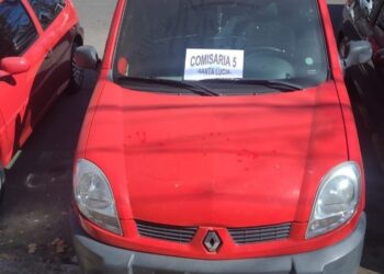 Le robaron su auto en pleno centro y la Policía lo encontró en Sarmiento