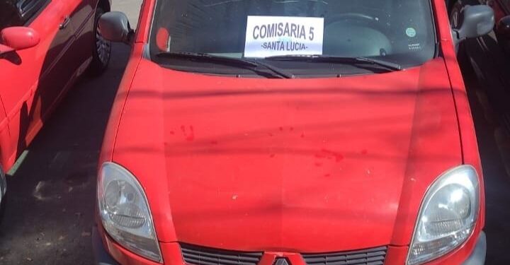 Le robaron su auto en pleno centro y la Policía lo encontró en Sarmiento