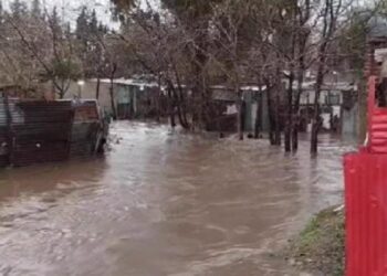 La Plata fue azotada por un temporal de lluvia y granizo: hay vecinos evacuados