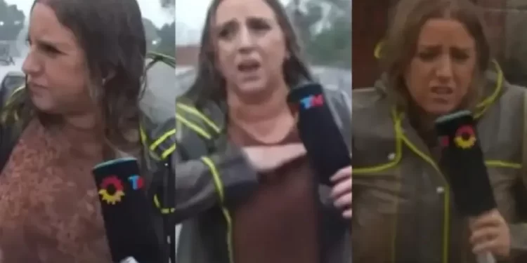 La dura caída en vivo de una periodista mientras cubría la inundación de La Plata