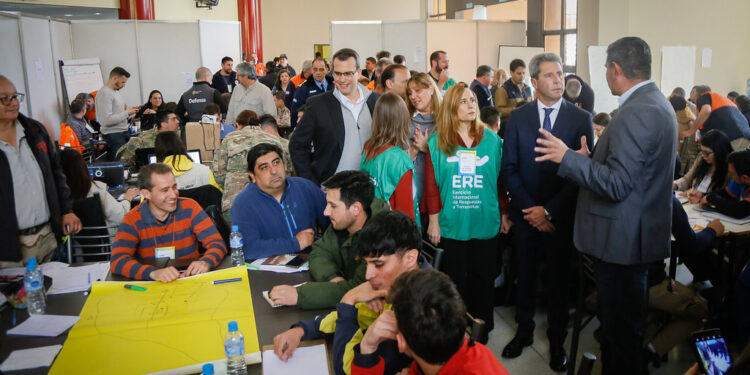 Uñac visitó el escenario del Ejercicio Internacional de Respuestas a Terremotos