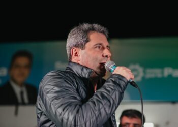 El gobernador y precandidato a senador abrió el Comando Central Chimbas