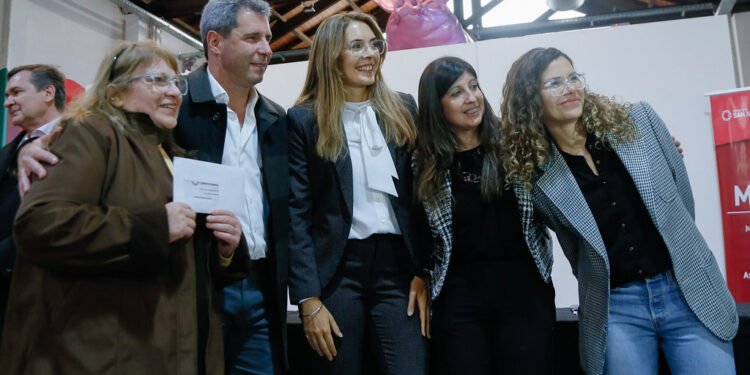 El gobernador Sergio Uñac entregó más de 200 jubilaciones