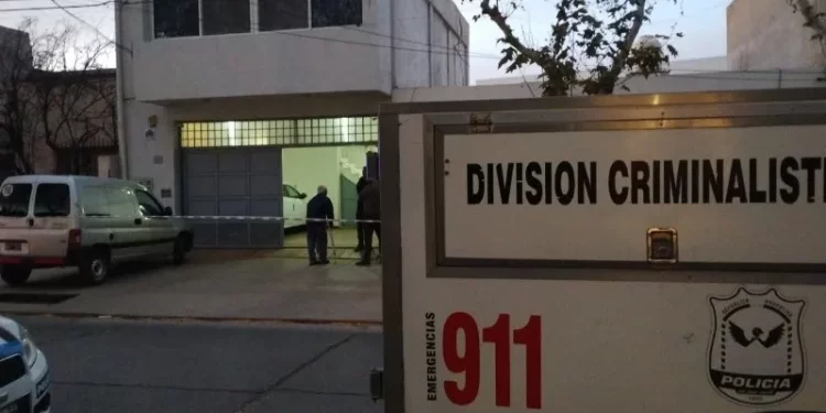 Encuentran a una mujer sin vida en su departamento en pleno centro sanjuanino