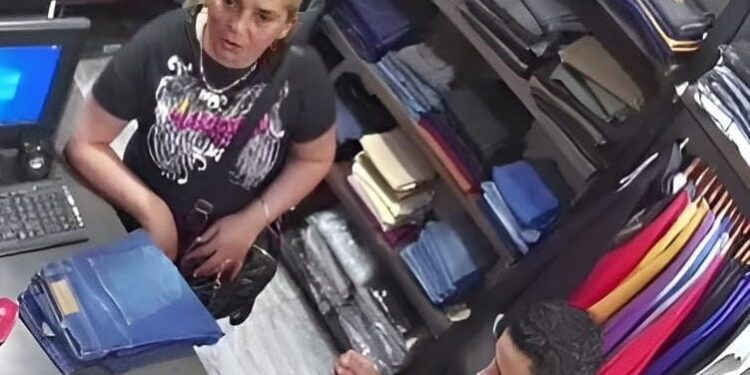 Video: mecheros roban jeans y 800 mil pesos en efectivo tras certeros golpes a comercios