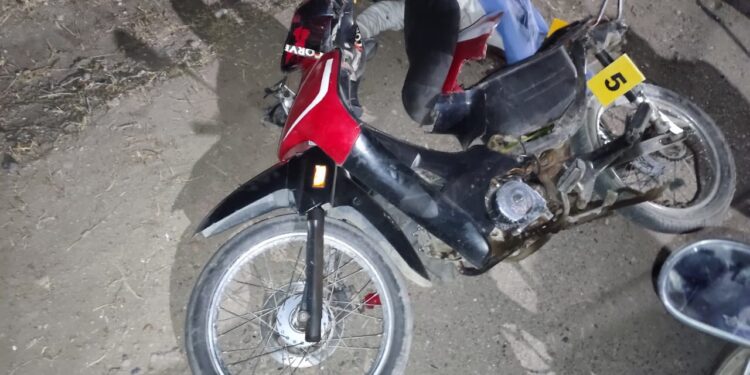 Identificaron al joven que murió tras chocar con un árbol: había salido de un boliche y no tenía casco