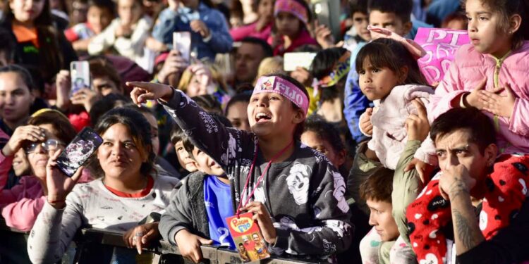 Más de 30 mil personas disfrutaron del show de Piñón Fijo en Chimbas