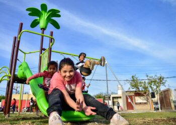 Después de 35 años de ser entregado, el Barrio Chimbas II cuenta con su plaza principal renovada