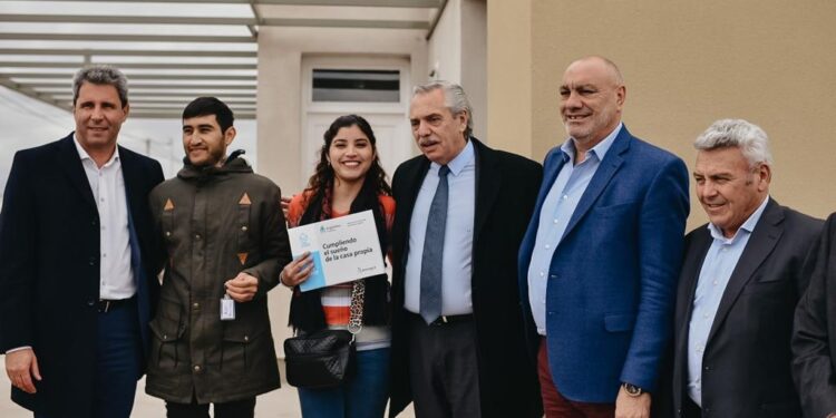 El presidente Alberto Fernández estuvo en San Juan y con el gobernador Uñac entregaron 788 viviendas