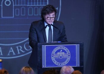 Uñac felicitó a Milei y le dejó un mensaje a Sergio Massa