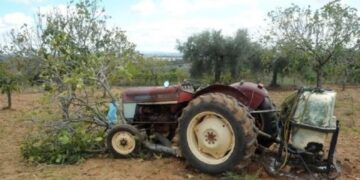 Humilde trabajador murió aplastado por el tractor que conducía en una finca