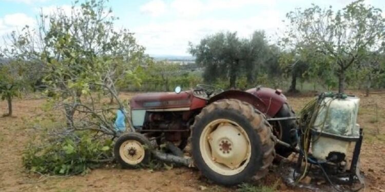 Humilde trabajador murió aplastado por el tractor que conducía en una finca