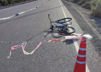 Dolor por la muerte de un ciclista que fue encontrado sin vida al lado de su bicicleta