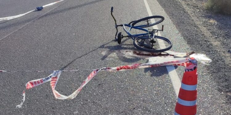 Dolor por la muerte de un ciclista que fue encontrado sin vida al lado de su bicicleta