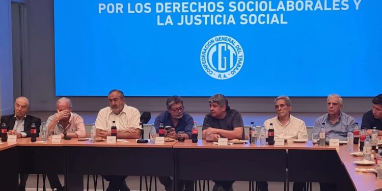 La CGT se quejó de que “el ajuste lo paga el pueblo” y pidió más diálogo al Gobierno