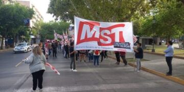 Grupos de izquierda y organizaciones de San Juan se movilizaron contra Milei