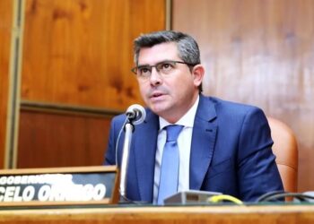 Orrego habilita una suba salarial de casi el 13% para estatales sanjuaninos