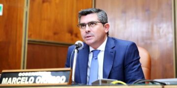 Orrego habilita una suba salarial de casi el 13% para estatales sanjuaninos