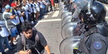 El Gobierno logró acotar la manifestación en Plaza de Mayo