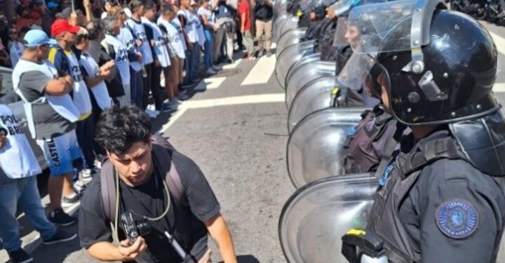 El Gobierno logró acotar la manifestación en Plaza de Mayo