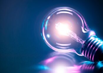 El EPRE confirmó un aumento escalonado de más del 85% en la boleta de luz