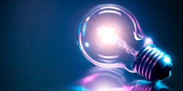 El EPRE confirmó un aumento escalonado de más del 85% en la boleta de luz