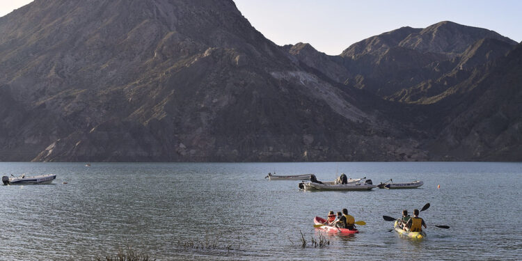 Vacaciones: actividades acuáticas para conocer el Dique Punta Negra de San Juan