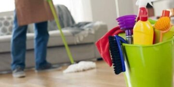 Empleadas domésticas: cuánto cobran por hora y mes en enero, y qué pasó con el Programa Registradas