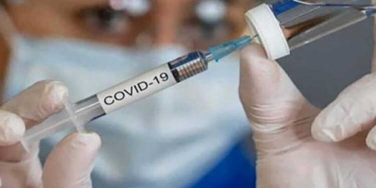 Ante el aumento de casos, recomiendan reforzar la vacunación contra el coronavirus