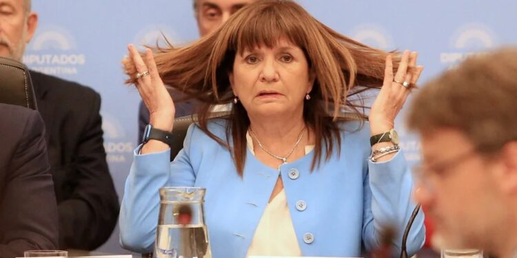 Bullrich pidió a Palazzo que la CGT levante el paro del 24 de enero