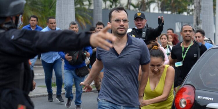 Tras la escalada de violencia en Ecuador, hay al menos 10 muertos